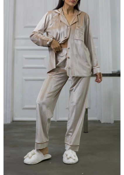 Bej Gofrajlı Kalp Nakışlı Uzun Kadife Pijama Takımı fırsatları