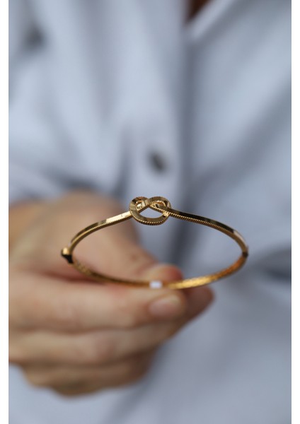 14 Ayar Altın Cimarlı Ajda Kalp Düğümlü Kelepçe fırsatları