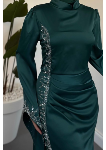 Melinos Yandan Taşlı Saten Abiye Zümrüt modelleri