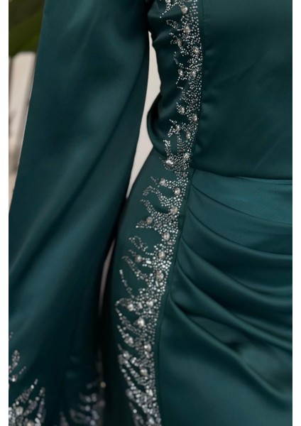 Melinos Yandan Taşlı Saten Abiye Zümrüt fırsatları