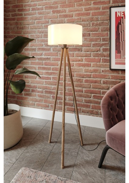 Krem Başlıklı Eskitme Ayaklı Tripod Lambader