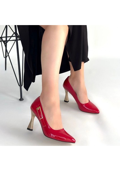 Motya Kırmızı Rugan Topuklu Ayakkabı fırsatları