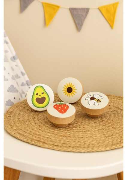 Çilek Desenli Ahşap Mobilya Kulbu modelleri