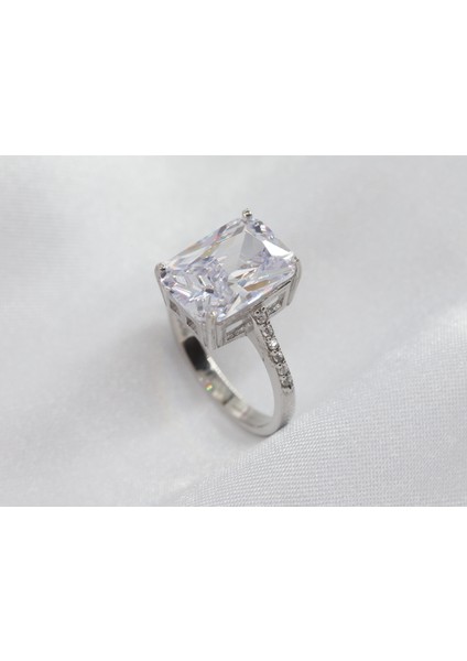 Beyaz Baget Taşlı Gümüş Yüzük, Beyaz Renkli Baget Taşlı Gümüş Yüzük fiyatları