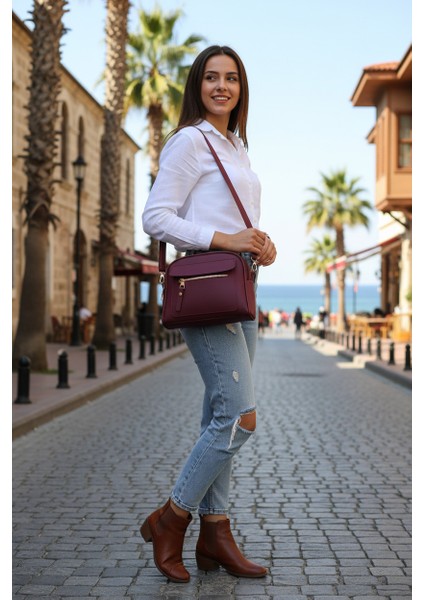 Kadın Lacost Deri Üç Bölmeli Çapraz Askılı El ve Omuz Çantası fırsatları