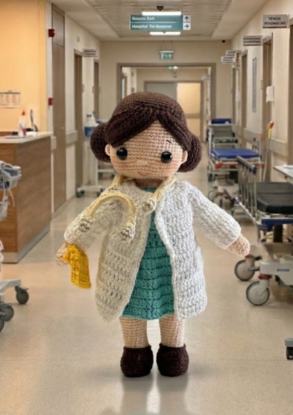 Doktor Elif – El Yapımı Örgü Amigurumi Bebek