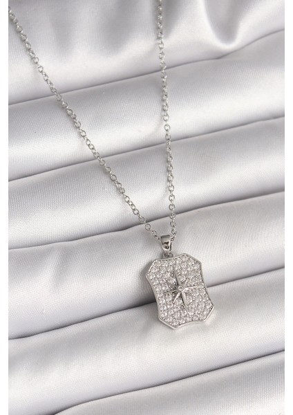 316L Çelik Gümüş Renk Zincir Zirkon Taşlı Kutup Yıldız Işlemeli Madalyon Kadın Kolye