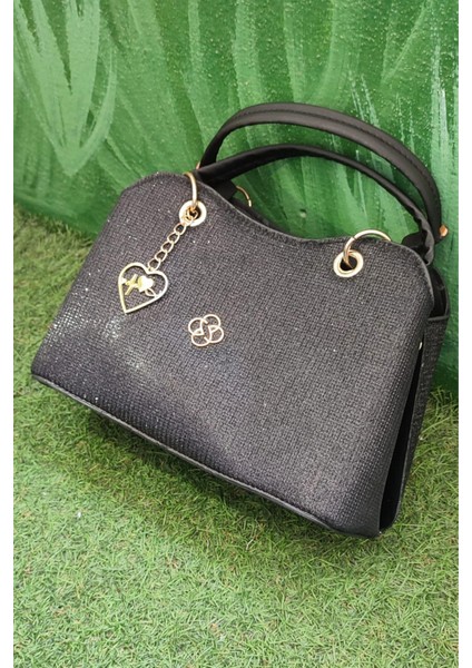 Siyah Kumaş Dokulu Kadın El ve Omuz Çantası – Altın Kalp Aksesuar Detaylı Şık Tasarım modelleri