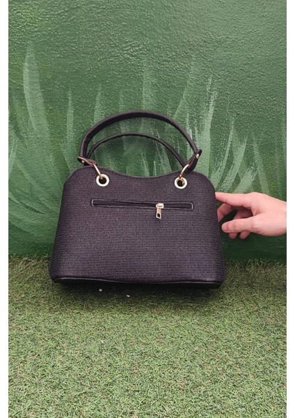 Siyah Kumaş Dokulu Kadın El ve Omuz Çantası – Altın Kalp Aksesuar Detaylı Şık Tasarım fırsatları