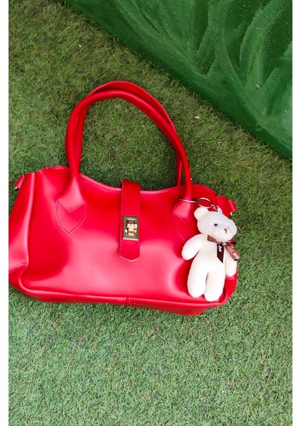 Peluş Ayıcık Charm Kadın Omuz Çantası – Kırmızı Renk & Peluş Ayıcık Detaylı Kadın Çanta modelleri