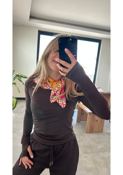 Kahverengi Parmak Geçmeli Body