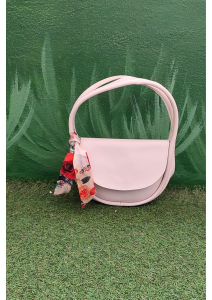 Kadın Omuz Çantası – Pudra Rengi & Çiçek Desenli Fular Detaylı