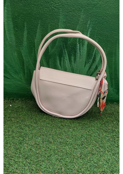 Kadın Omuz Çantası – Pudra Rengi & Çiçek Desenli Fular Detaylı modelleri