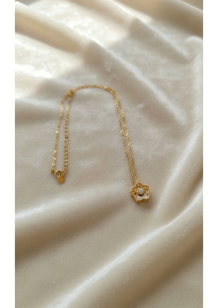 Çiçek Motifli Kolye fiyatları