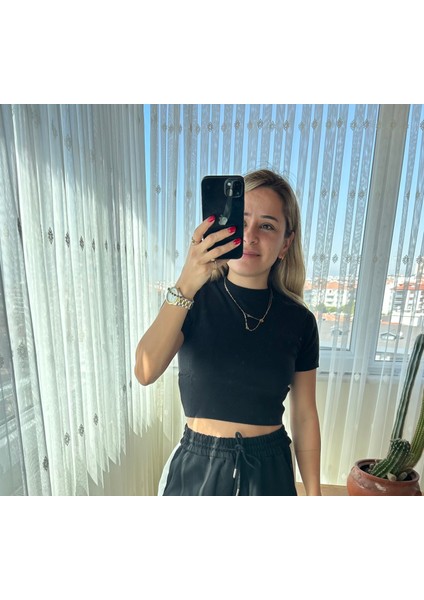 Siyah Crop Triko