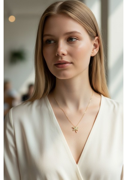 Kelebek Figürlü Zirkon TAŞLI14 Ayar Altın Kolye indirimleri