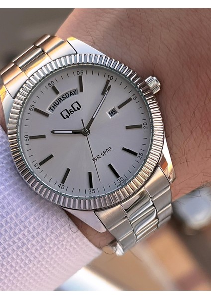 Çelik Kordon Takvimli Kadran 2 Yıl Garantili 3 Atm Suya Dayanıklı Erkek Kol Saati QQ.E2005.A1