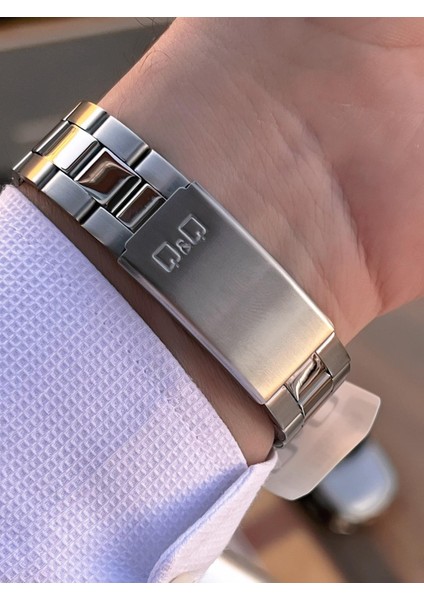 Çelik Kordon Takvimli Kadran 2 Yıl Garantili 3 Atm Suya Dayanıklı Erkek Kol Saati QQ.E2005.A1 fırsatları