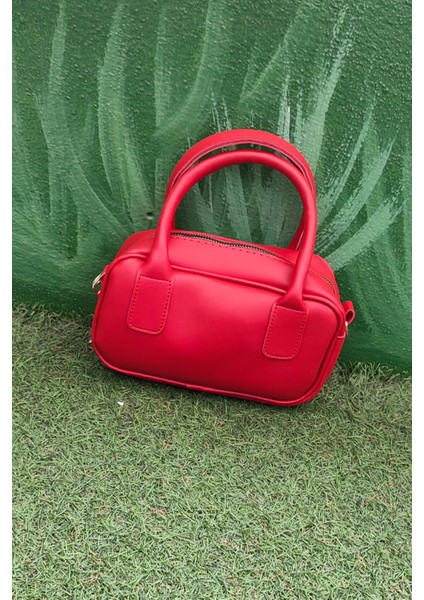 Zincir Tokalı Kırmızı Mini Kol / Omuz / El Çantası - Şık ve Göz Alıcı Tasarım fırsatları