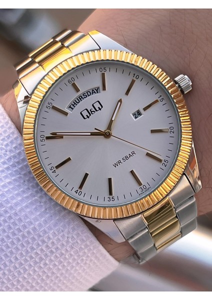 Çelik Kordon Takvimli Kadran 2 Yıl Garantili 3 Atm Suya Dayanıklı Erkek Kol Saati QQ.E2005.A2