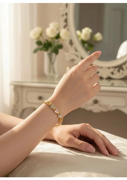 24 Ayar Altın Kaplama Üç Renkli Kalp Şekilli Kadın Bileklik – Şık ve Zarif Tasarım