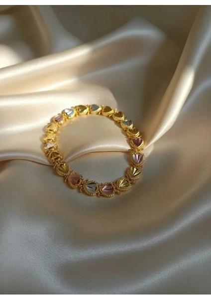 24 Ayar Altın Kaplama Üç Renkli Kalp Şekilli Kadın Bileklik – Şık ve Zarif Tasarım fiyatları