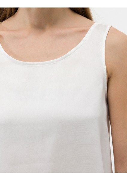 Kadın Beyaz Regular Fit Kolsuz Bluz 50262567-VR013