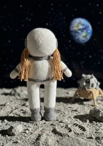 Astronot Elif – El Yapımı Örgü Amigurumi Bebek modelleri