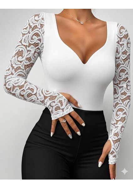 Kadın Uzun Kollu Dantelli Dekolte Detaylı Dalgıç Bluz