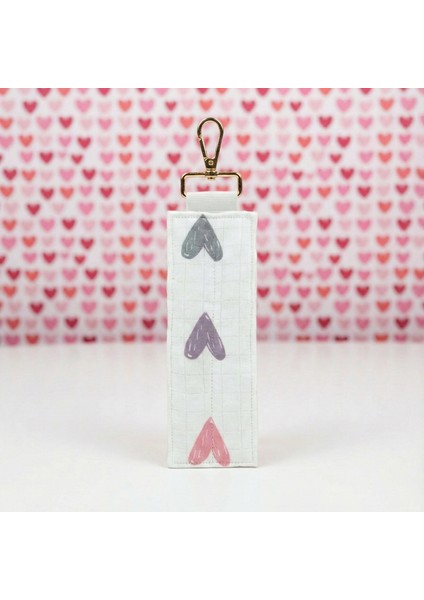 Ikili Kalem Bölmeli Askılı Çanta Anahtarlığı - Kalp Desenli fiyatları