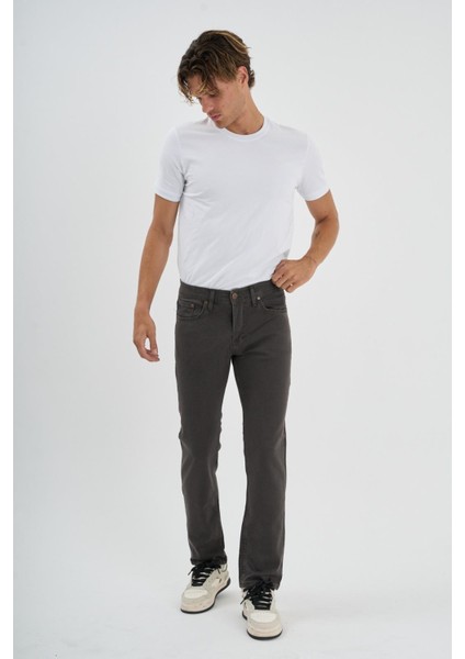 Erkek Regular Fit Rahat Kesim Esnek Likralı Örme Jeans indirimleri