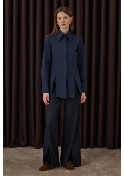 Yırtmaç Detaylı Gömlek Lacivert