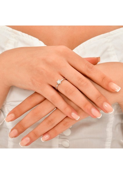 0.06 Karat Pırlanta Venüs Tektaş Yüzük fiyatları