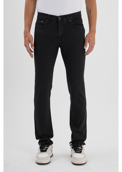 Erkek Regular Fit Rahat Kesim Esnek Likralı Örme Jeans