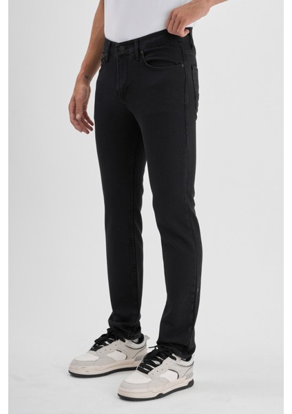 Erkek Regular Fit Rahat Kesim Esnek Likralı Örme Jeans fiyatları