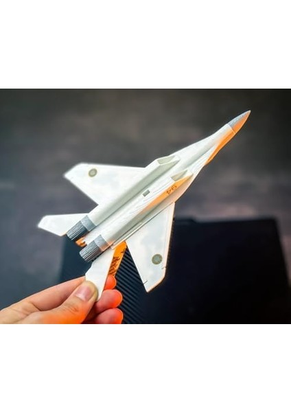 Mıg-29 Fulcrum Detaylı 1:78 Ölçekli Savaş Uçağı Maketi – Koleksiyonluk 3D Model – Hafif, Dayanıklı ve Şık Sergileme Standı Dahil