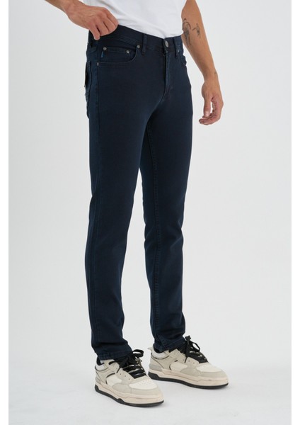 Erkek Regular Fit Rahat Kesim Esnek Likralı Örme Jeans modelleri