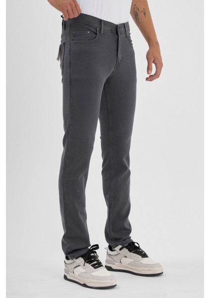 Erkek Regular Fit Rahat Kesim Esnek Likralı Örme Jeans modelleri