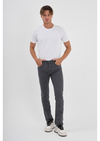 Erkek Regular Fit Rahat Kesim Esnek Likralı Örme Jeans