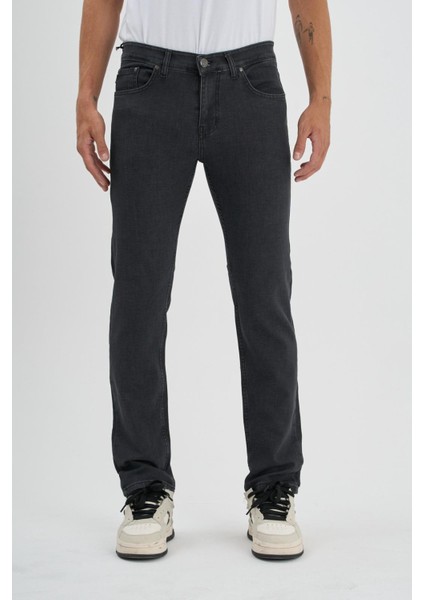 Erkek Regular Fit Rahat Kesim Esnek Likralı Örme Jeans