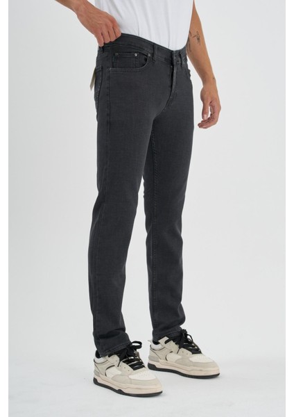 Erkek Regular Fit Rahat Kesim Esnek Likralı Örme Jeans modelleri