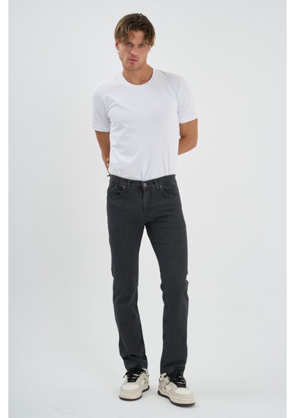 Erkek Regular Fit Rahat Kesim Esnek Likralı Örme Jeans