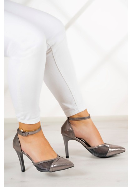 Liana Platin Fileli Sivri Burun Klasik İnce Topuklu Ayakkabı