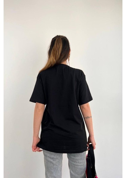 Frida Baskılı Basic Kısa Kollu T-Shirt Siyah fırsatları