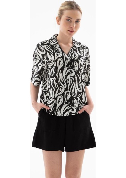 Desenli Kısa Kollu Siyah Kadın Gömlek 0240-2Y5 modelleri