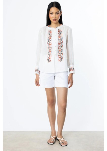 Önü Şerit Nakışlı Ekru Keten Bluz 3930-2Y5 fiyatları