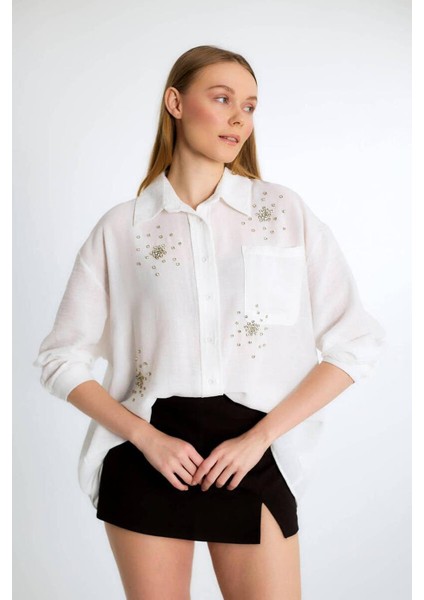 Cepli Taş Işlemeli Beyaz Kadın Gömlek M38061-2Y5 fiyatları