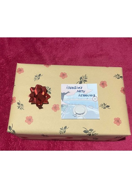 Yeni Yıl Hediyesi , Hediye Kutusu, Miraç Çağrı Aktaş Kitaplı Huzur Set, Fincan, Mum, Çikolata fırsatları