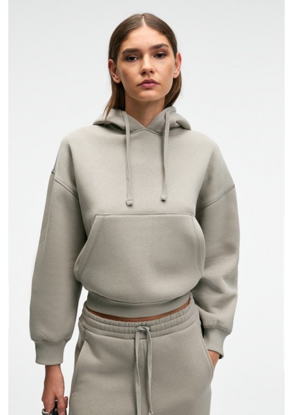 Selene Kadın Kapüşonlu Kangru Cepli Regular Fit Açık Gri Sweatshirt