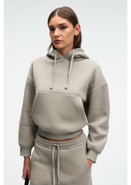 Selene Kadın Kapüşonlu Kangru Cepli Regular Fit Açık Gri Sweatshirt fiyatları